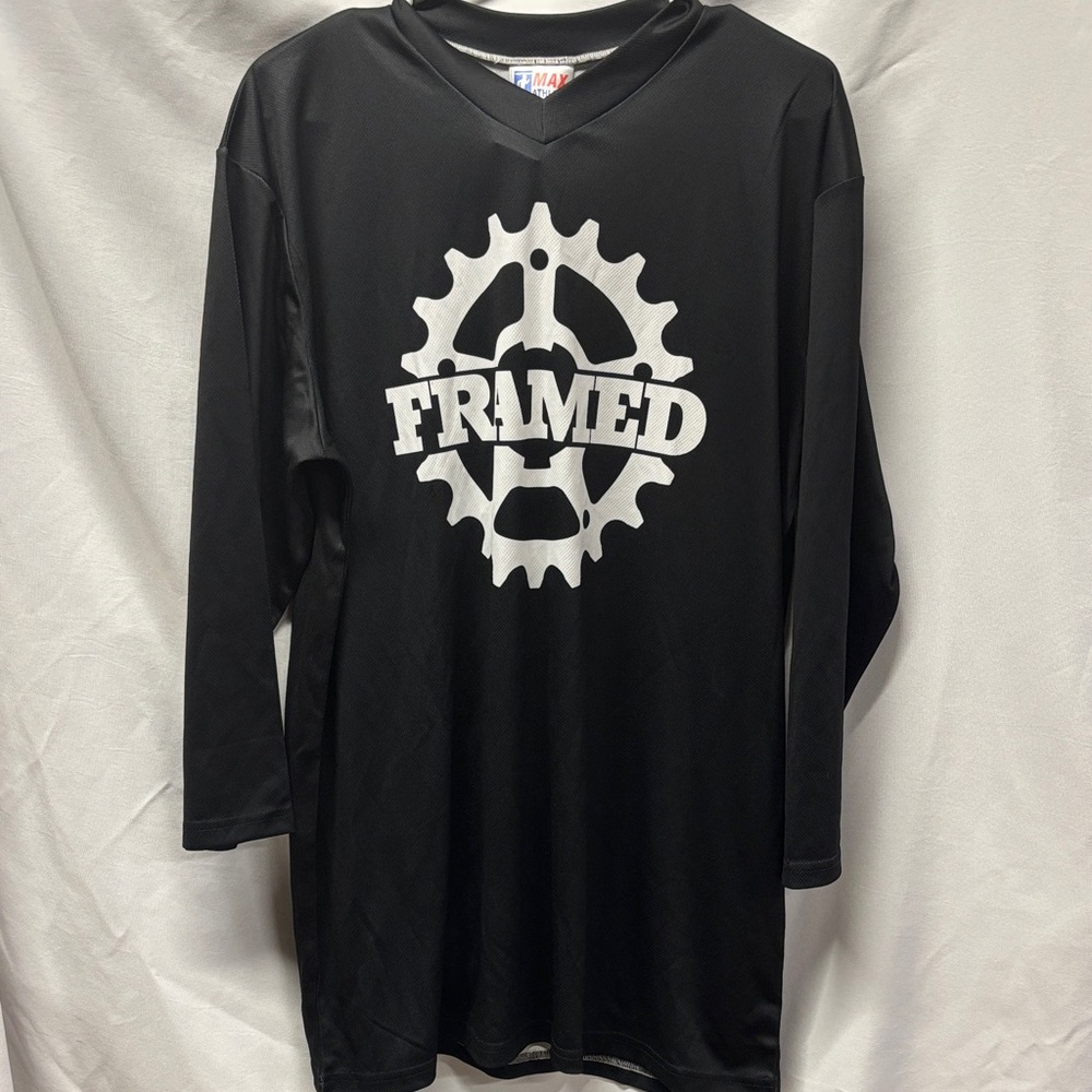 ⛳️Framed Black Long Sleeve Shirt